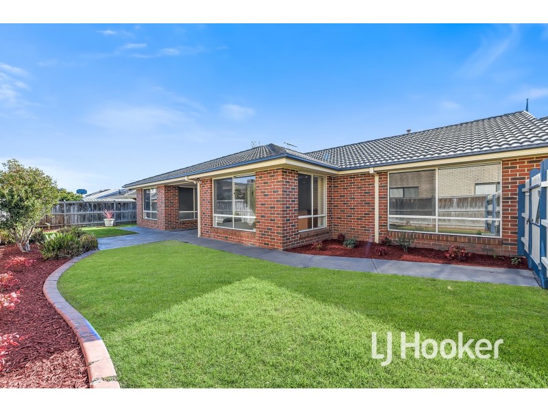 83 Skyline Way, Berwick VIC 3806