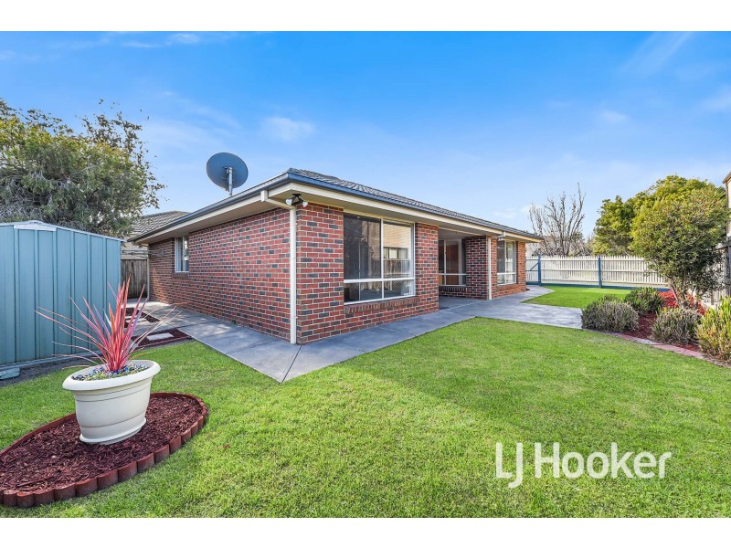 83 Skyline Way, Berwick VIC 3806