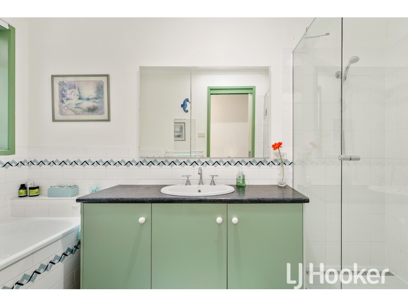 14B Tenandra Court, Berwick VIC 3806