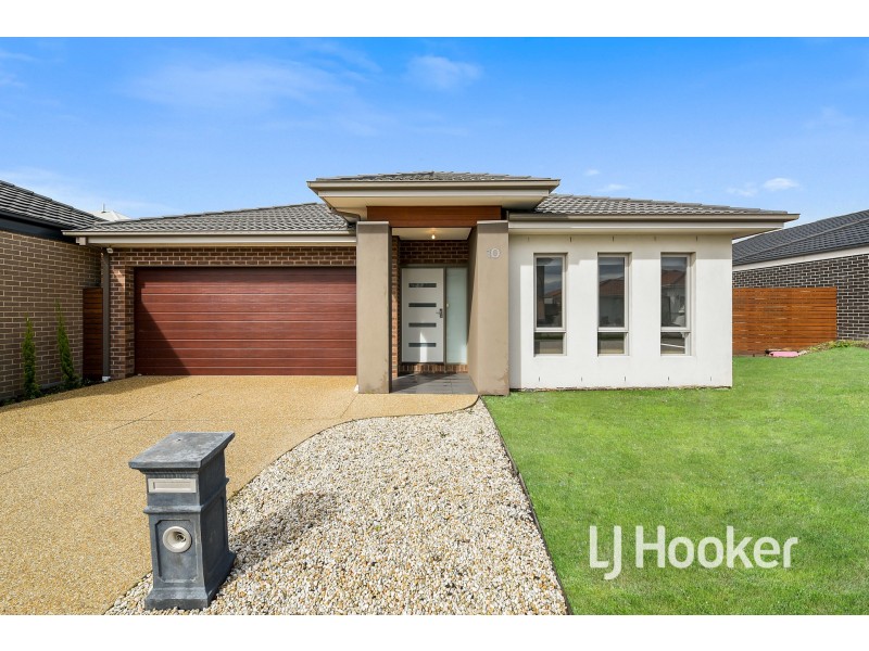 10 Belcam Circuit, Clyde North VIC 3978