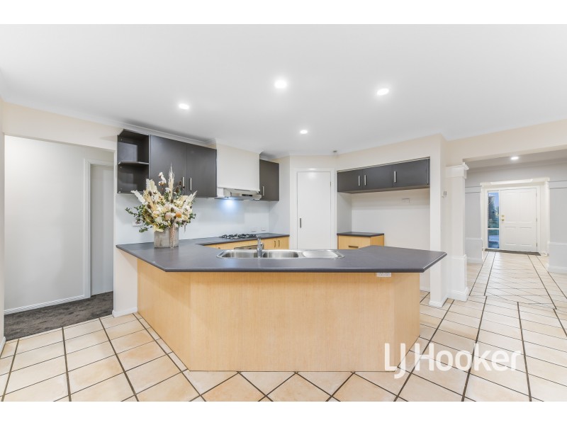 4 Cory Place, Berwick VIC 3806