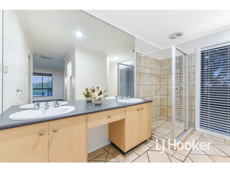 4 Cory Place, Berwick VIC 3806