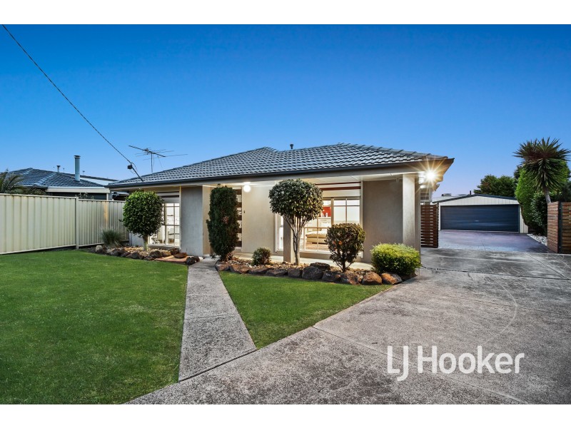 17 Plateau Crescent, Hampton Park VIC 3976