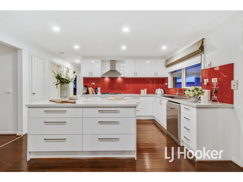 17 Plateau Crescent, Hampton Park VIC 3976