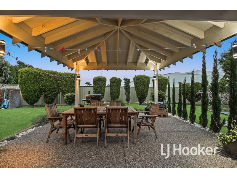 17 Plateau Crescent, Hampton Park VIC 3976