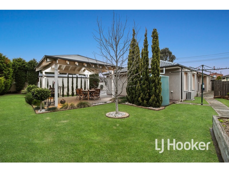 17 Plateau Crescent, Hampton Park VIC 3976
