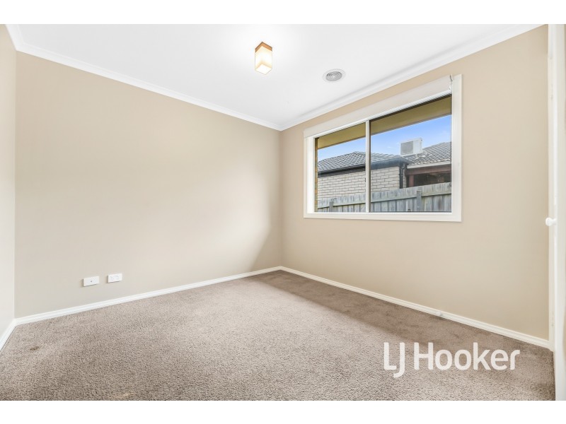 9 Wallangara Drive, Pakenham VIC 3810