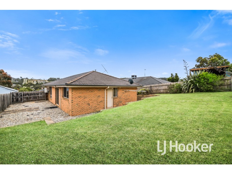 9 Wallangara Drive, Pakenham VIC 3810