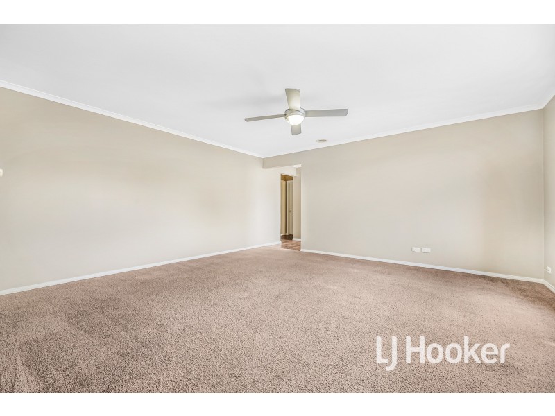 9 Wallangara Drive, Pakenham VIC 3810