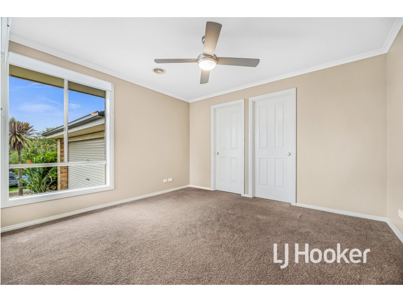 9 Wallangara Drive, Pakenham VIC 3810