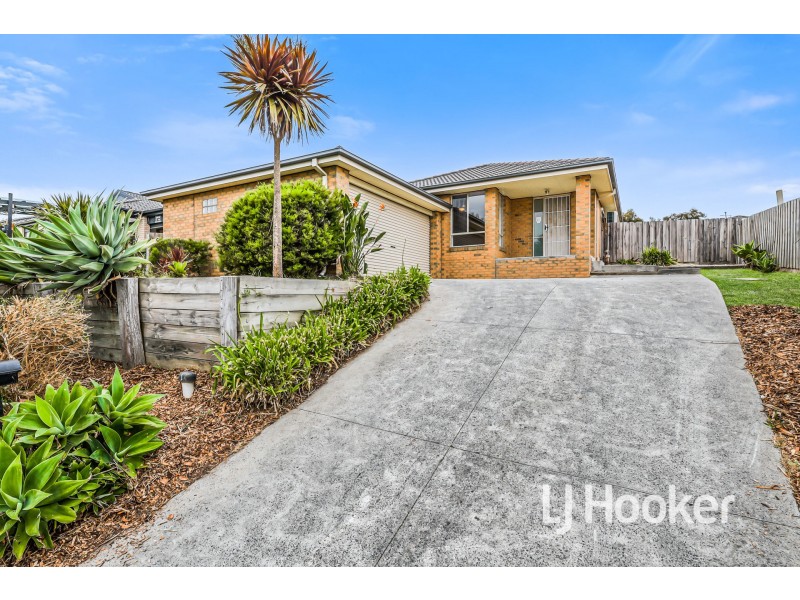 9 Wallangara Drive, Pakenham VIC 3810