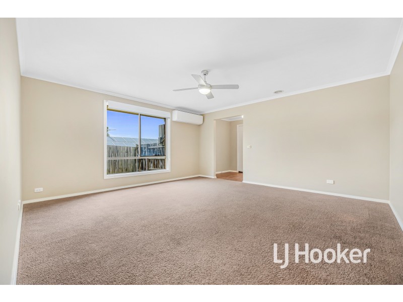 9 Wallangara Drive, Pakenham VIC 3810