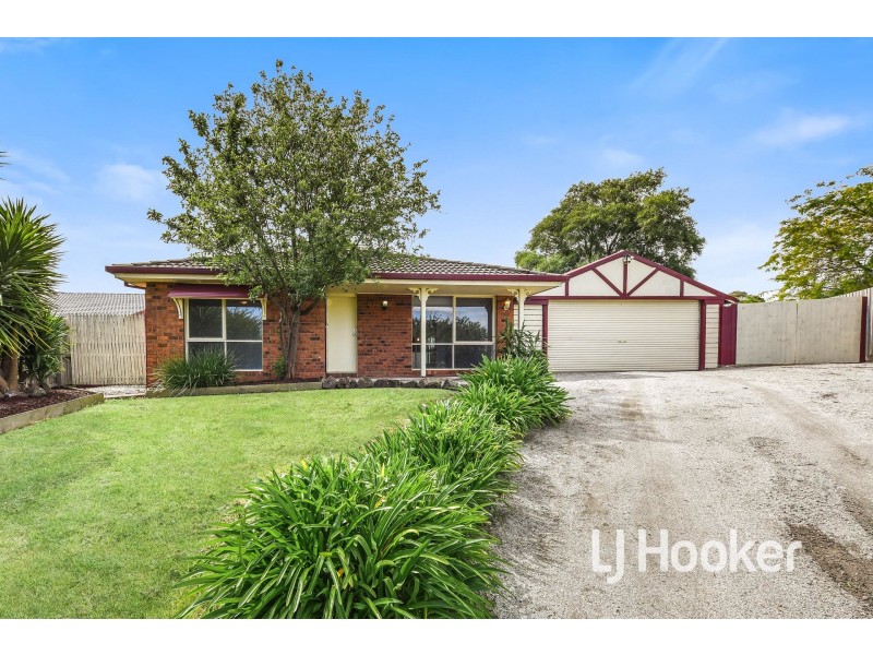 15 Beaumont Court, Pakenham VIC 3810
