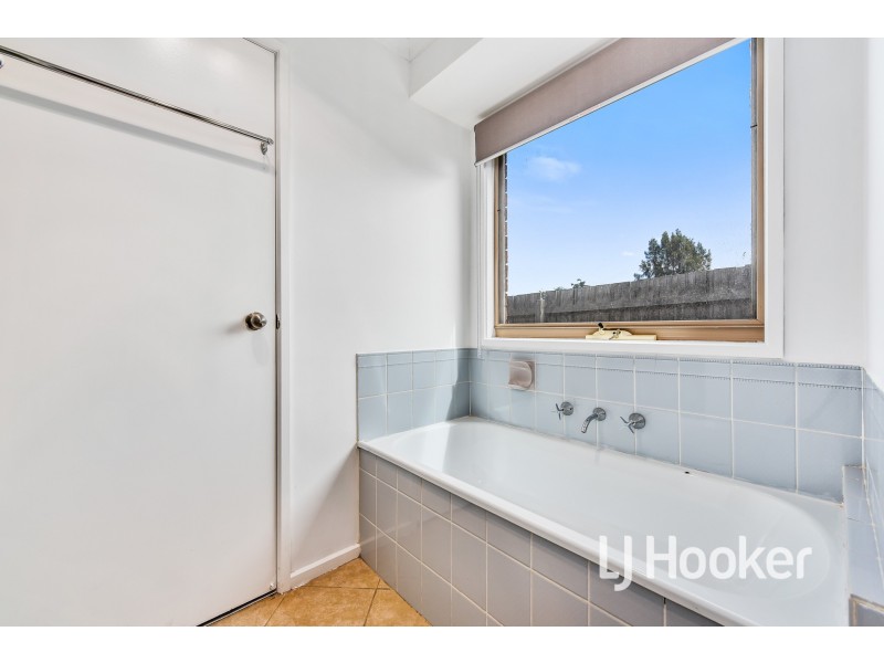 15 Beaumont Court, Pakenham VIC 3810