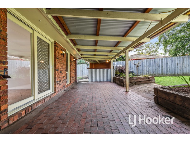 15 Beaumont Court, Pakenham VIC 3810
