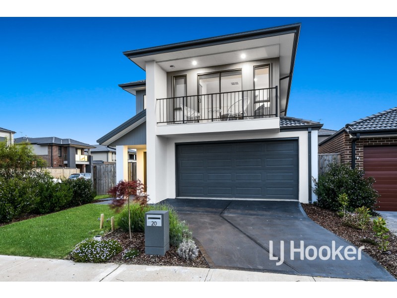 20 Dalziell Crescent, Cranbourne North VIC 3977