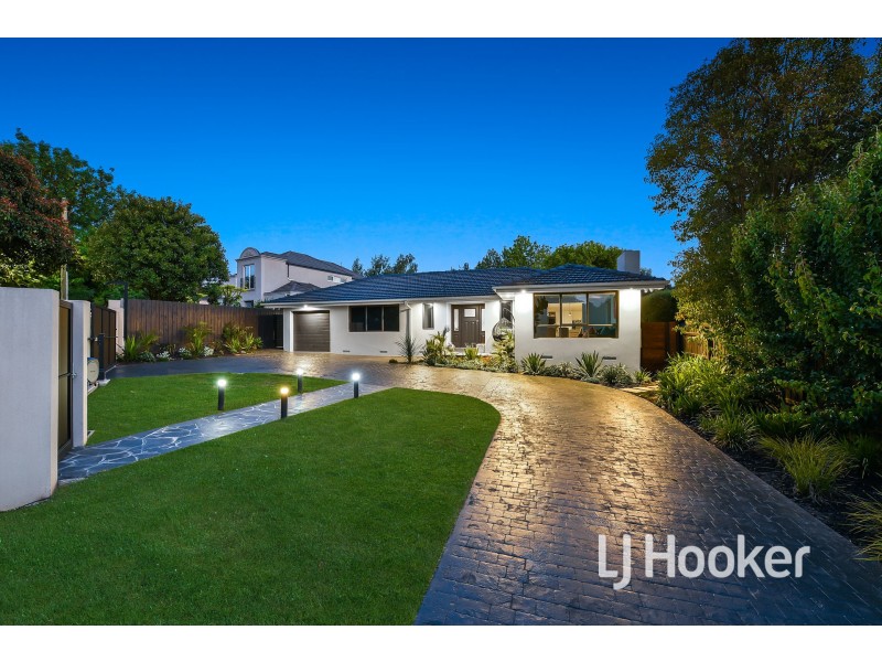 16 Lyall Road, Berwick VIC 3806