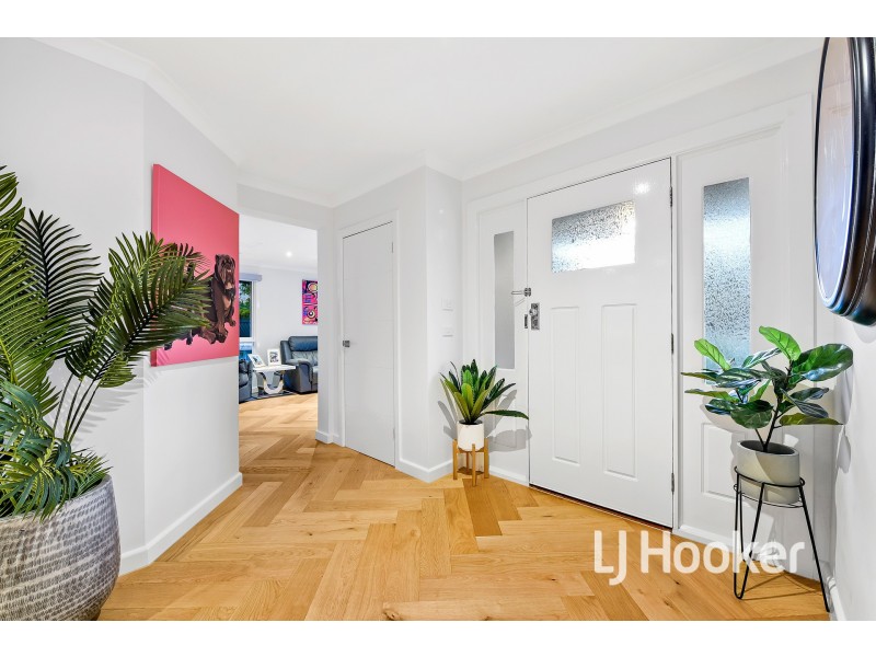 16 Lyall Road, Berwick VIC 3806