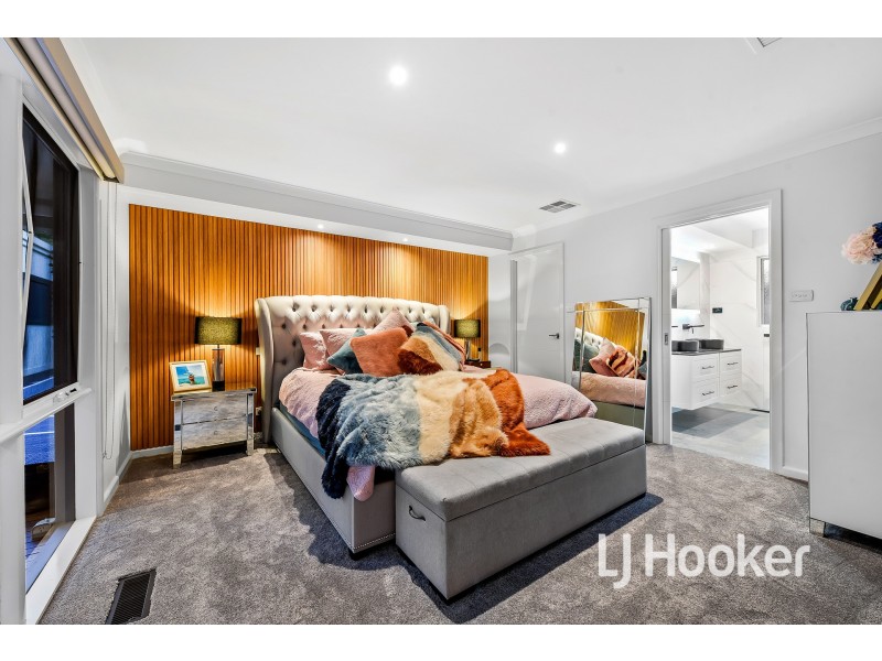 16 Lyall Road, Berwick VIC 3806