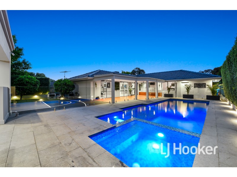 16 Lyall Road, Berwick VIC 3806