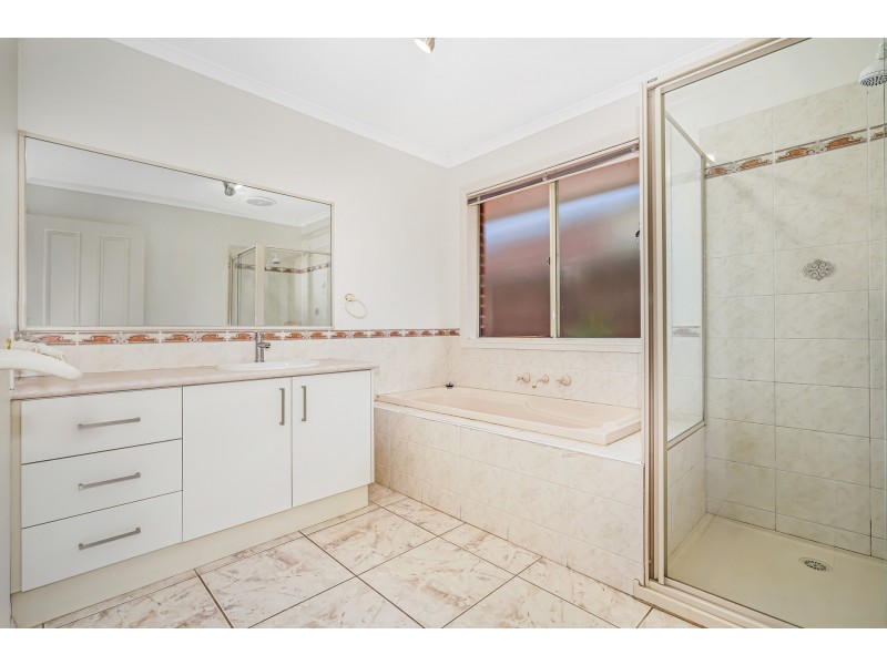 3 Edinburgh Drive, Beaconsfield VIC 3807