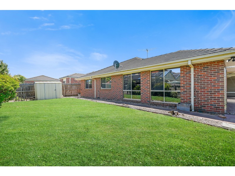 3 Edinburgh Drive, Beaconsfield VIC 3807