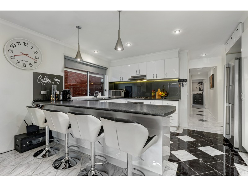 35 Lochard Terrace, Narre Warren South VIC 3805