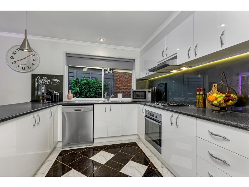 35 Lochard Terrace, Narre Warren South VIC 3805