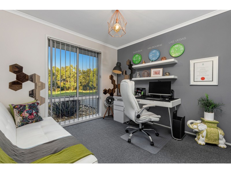 35 Lochard Terrace, Narre Warren South VIC 3805