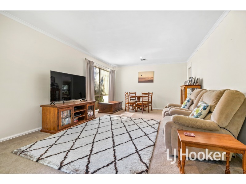 5 Holder Place, Berwick VIC 3806