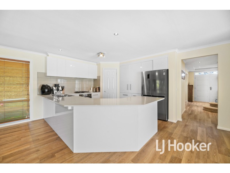 5 Holder Place, Berwick VIC 3806