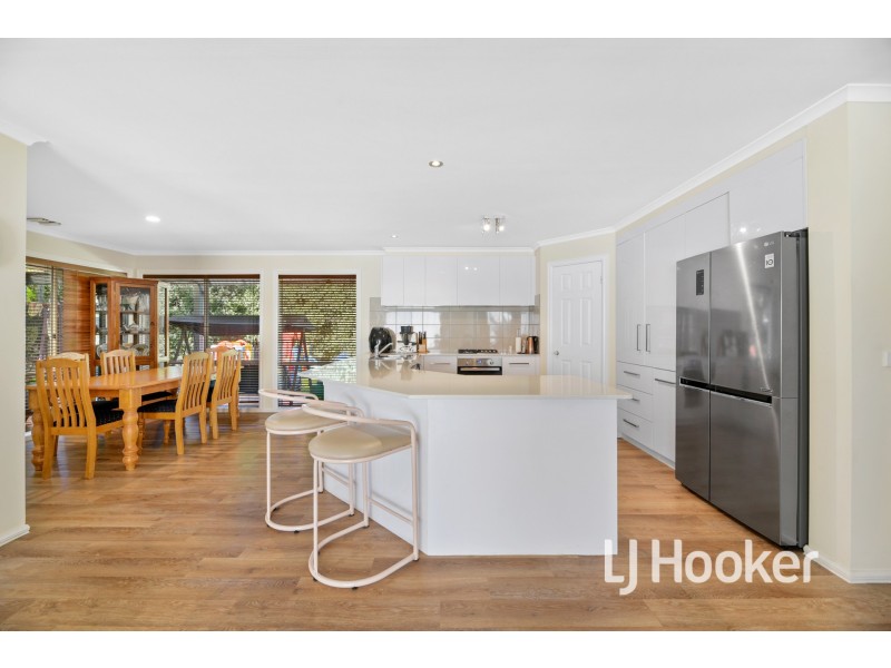 5 Holder Place, Berwick VIC 3806