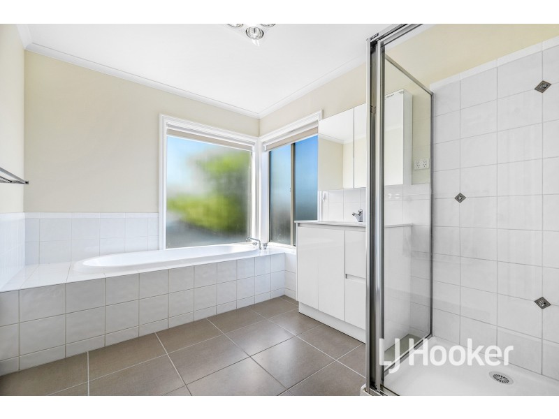 5 Holder Place, Berwick VIC 3806