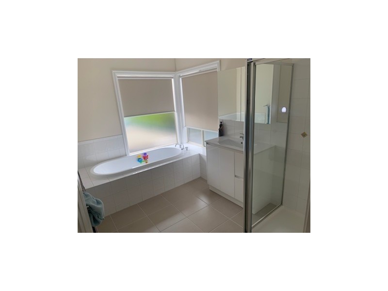 5 Holder Place, Berwick VIC 3806