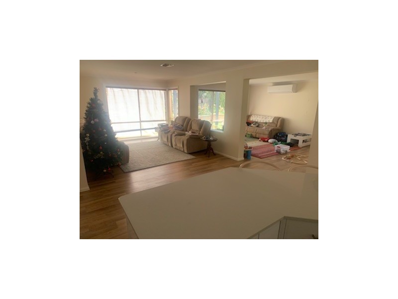 5 Holder Place, Berwick VIC 3806