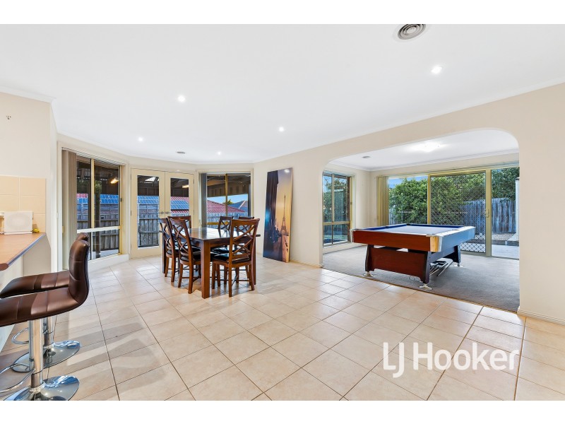 5 Mitchell Court, Berwick VIC 3806