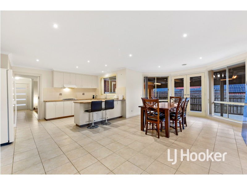 5 Mitchell Court, Berwick VIC 3806