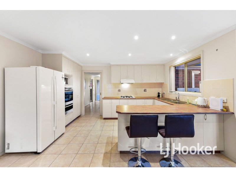 5 Mitchell Court, Berwick VIC 3806