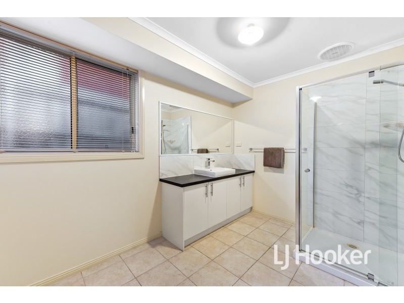 5 Mitchell Court, Berwick VIC 3806