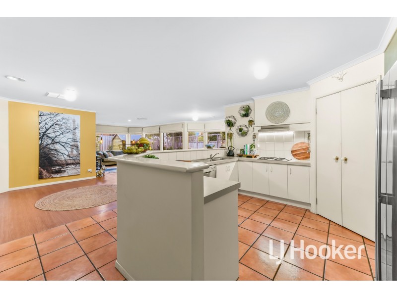 6 Brent Close, Berwick VIC 3806