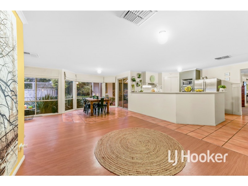 6 Brent Close, Berwick VIC 3806