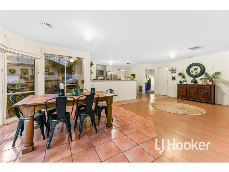 6 Brent Close, Berwick VIC 3806