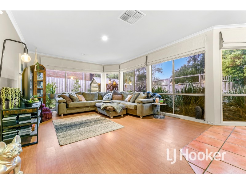 6 Brent Close, Berwick VIC 3806