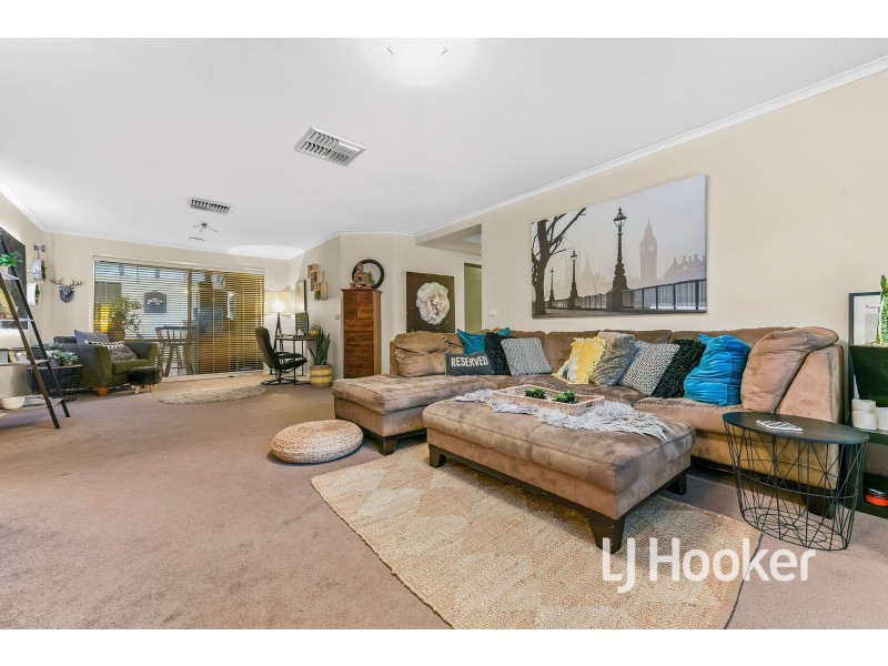 6 Brent Close, Berwick VIC 3806