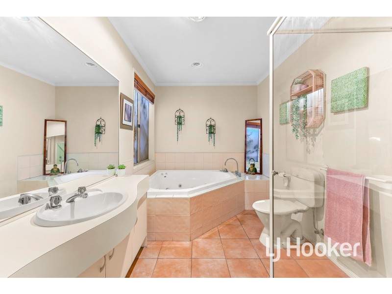 6 Brent Close, Berwick VIC 3806