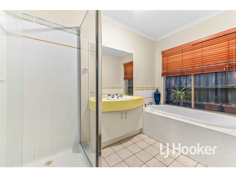 6 Brent Close, Berwick VIC 3806