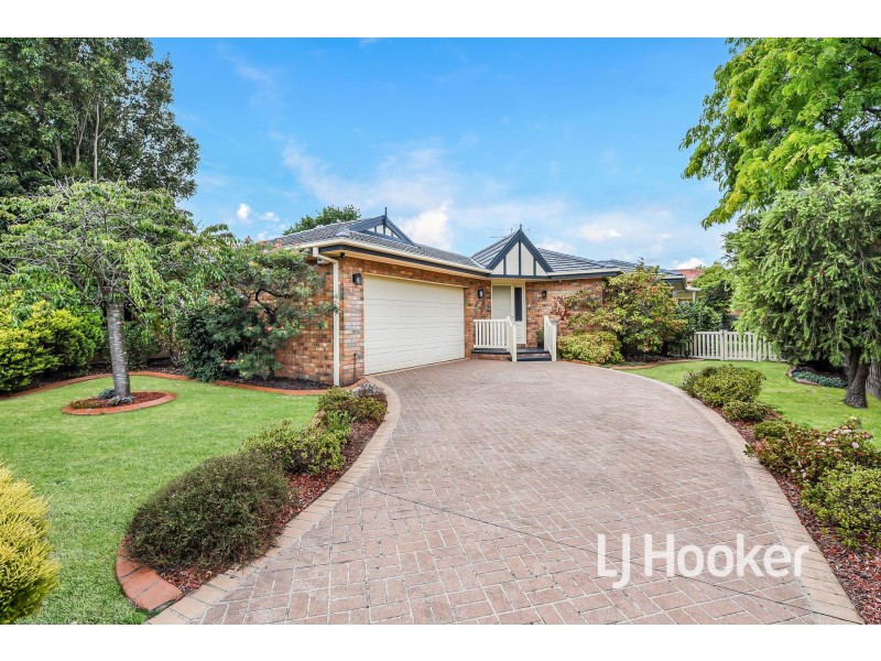 4 Kirkham Court, Berwick VIC 3806