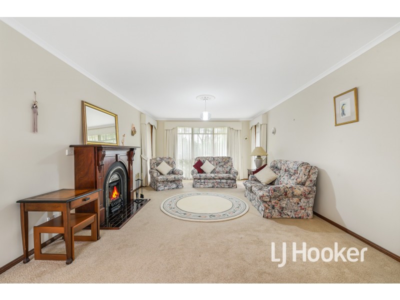 4 Kirkham Court, Berwick VIC 3806