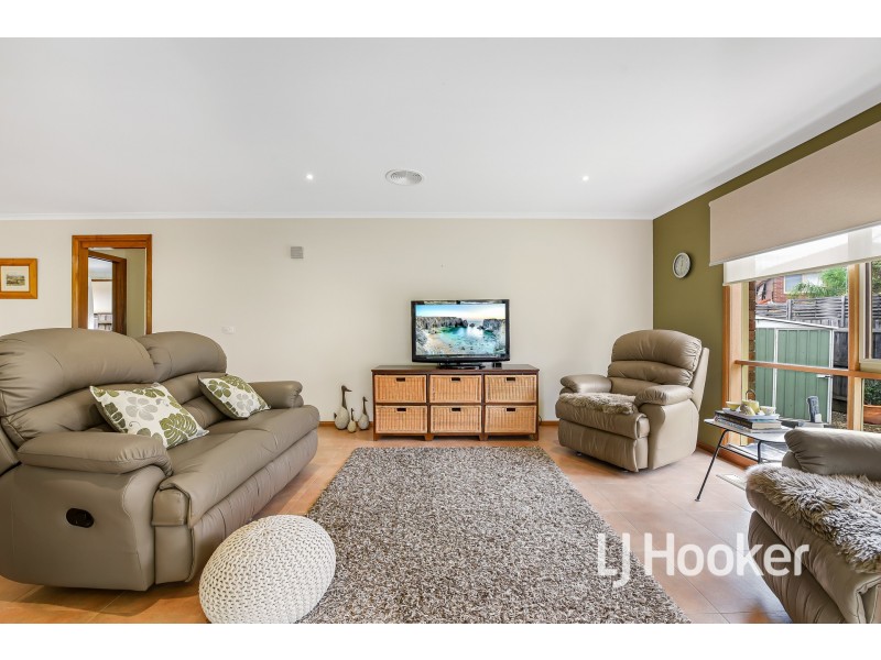 4 Kirkham Court, Berwick VIC 3806