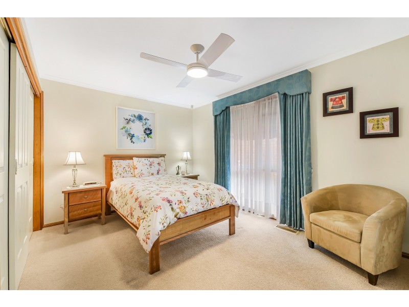 4 Kirkham Court, Berwick VIC 3806